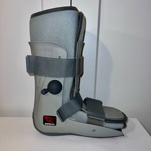 Breg Genesis Mid-Calf Full Shell Walking Boot - Medium